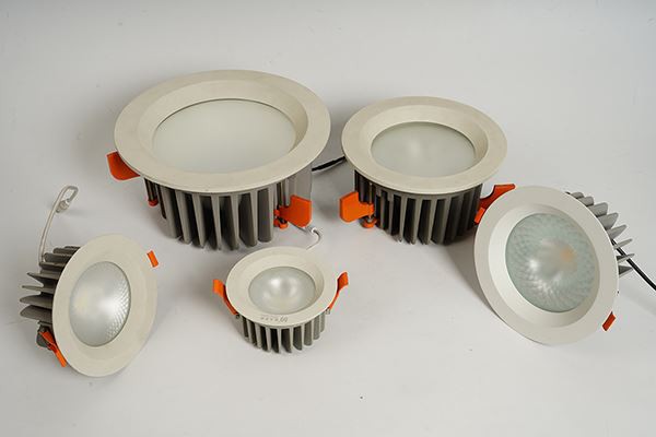 Đèn Led Downlight Cob/smd IP54